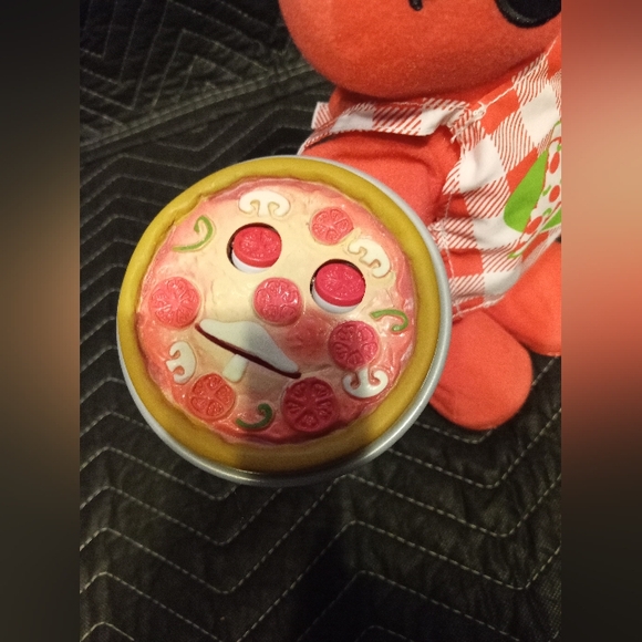 Early 2000s Fisher-Price Pizza Elmo - Picture 2 of 4